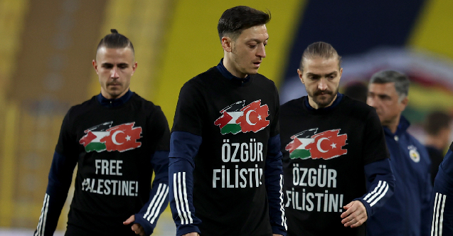 Solidarni sa Palestincima: Fudbaleri Fenerbahcea i Sivasspora u majicama "Oslobodite Palestinu"