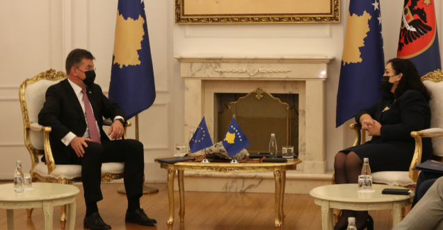 Osmani se sastala sa izaslanikom EU Lajčakom: Predsjednica zabrinuta zbog uplitanja Srbije u unutrašnja pitanja susjednih zemalja