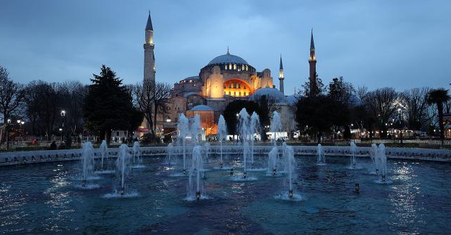 Muslimani širom svijeta večeras obilježavaju mubarek noć Lejletu-r-Regaib