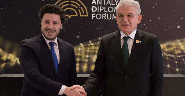 Džaferović i Abazović u Antaliji razgovarali o odnosnima BiH i Crne Gore