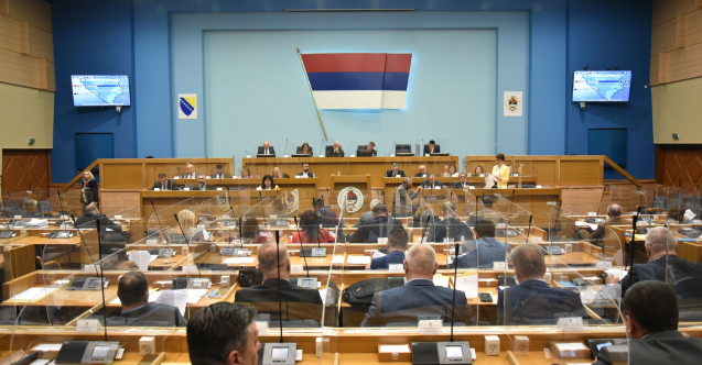 Poslanici NS RS-a razmatraju prijedloge za ukidanje PDV-a na osnovne životne namirnice i akciza na naftne derivate