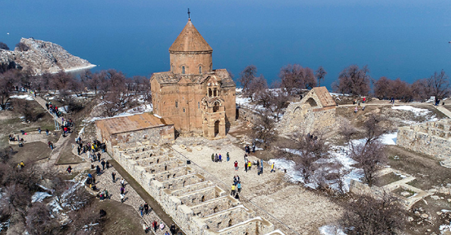 Tursko ostrvo Akdamar svojom ljepotom privlači pažnju turista širom svijeta
