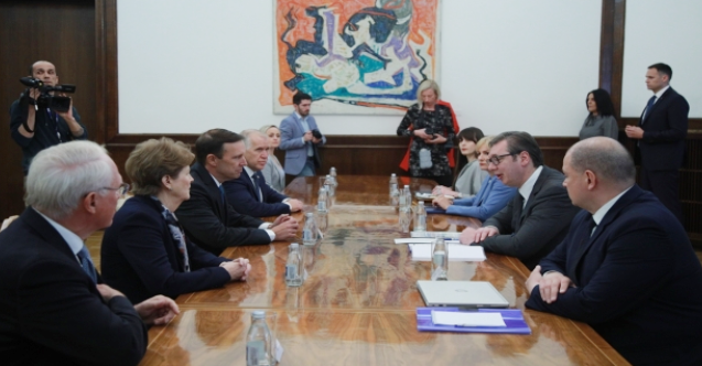 Američki senatori: „Srbija mora politiku o sankcijama Rusiji staviti u isti okvir s EU“