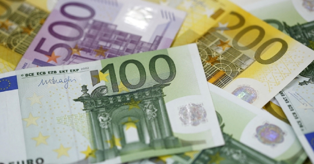 Euro na najnižoj vrijednosti u odnosu na dolar od 2002. godine