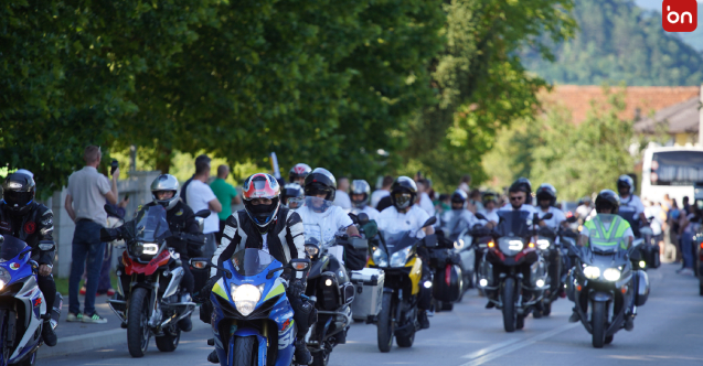 Počast žrtvama genocida: Stotine motociklista stiglo u Potočare