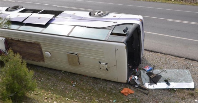 U prevrtanju autobusa u Srbiji poginula jedna, a povrijeđeno 25 osoba