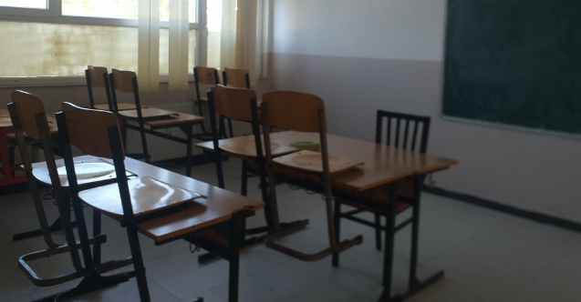 Prazne klupe u školama na Kosovu: Štrajk spriječio početak školske godine
