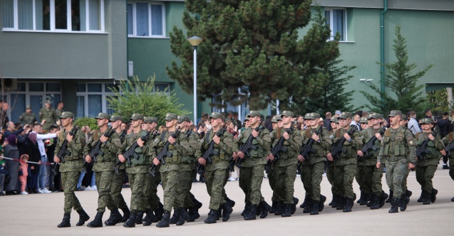 Vojska Kosova dobila 311 regruta: "U venama imate DNK Oslobodilačke vojske Kosova"