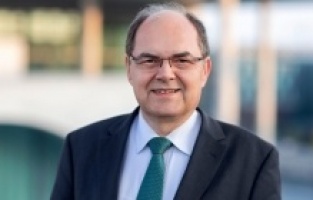 Njemački Spiegel o Christianu Schmidtu: Pred njim nije lak zadatak