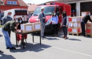 TIKA isporučila 200 ramazanskih humanitarnih paketa u Slatinu