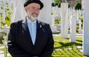 (VIDEO) Nezim Halilović – Muderris: Miris šehidske krvi je miris džennetskog miska