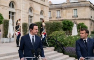 Francuski predsjednik Macron primio kosovskog premijera Kurtija