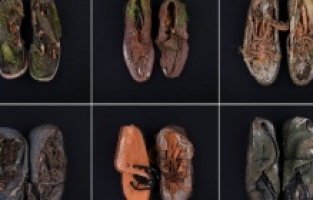 „Mrtvare“- izložba povodom 26. godišnjice genocida u Srebrenici