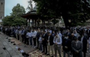 Muslimani širom svijeta danas obilježavaju Kurban-bajram