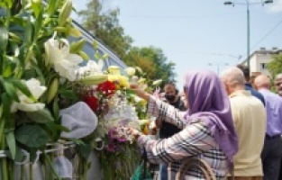 Sarajlije ispratile žrtve srebreničkog genocida na vječni smiraj