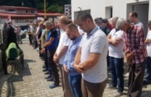 Klanjana džennaza srebreničkoj majci Kadiri Hrustanović