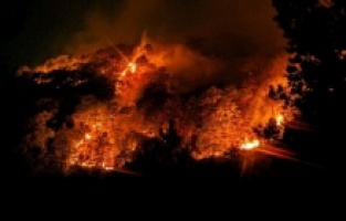 Neprospavane noći Jablaničana: Požar se približio kućama