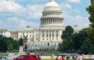 SAD otvara granice za putnike koji su revakcinisani