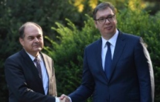 Schmidt se sastao s Vučićem: Narodi u BiH bi trebalo da odlučuju o svojoj sudbini bez pritisaka