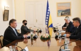 Komšić nakon sastanka sa Escobarom: Ništa što se tiče promjena granica definisanih u Dejtonu neće biti prihvatljivo SAD-u