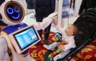 Roboti koje proizvode turske kompanije predstavljeni na sajmu tehnologije