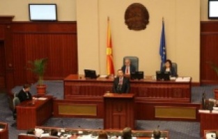 Vlada Zorana Zeava nije smijenjena: Rexhepi izigrao opoziciju