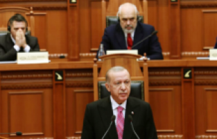 Erdogan u parlamentu Albanije: Teroristi FETO-a prijetnja su svim zemljama u kojim djeluju
