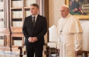 Komšić se sastao sa papom Franjom: Govorili o važnosti očuvanja univerzalnih vrijednosti