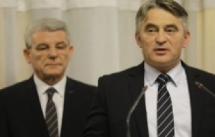 Džaferović i Komšić osudili rusku invaziju u Ukrajinu