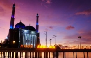 Plutajuća džamija oduševljava svojom ljepotom