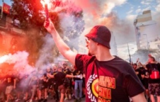 Navijačka grupa "Ultra Crna Gora" skupila novac za kupovinu kombija navijačima reprezentacije BiH