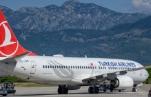 Prvi avion Turkish Airlinesa sletio u Tivat