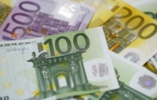Euro na najnižoj vrijednosti u odnosu na dolar od 2002. godine