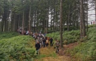 Iz Nezuka krenuo "Marš mira": Nekoliko hiljada ljudi odaje počast žrtvama genocida u Srebrenici