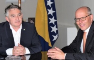 Komšić i Bayer razgovarali o aktuelnoj unutrašnjoj političkoj situaciji u BiH
