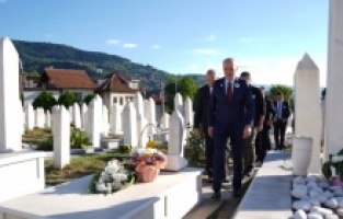 Kurtulmus posjetio Šehidsko mezarje Kovači u Sarajevu