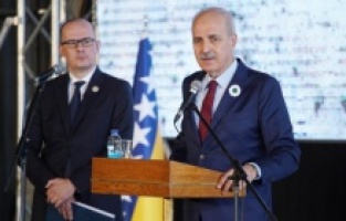 Kurtulmus u Potočarima: Međunarodna zajednica snosi odgovornost za Srebrenicu, učiniti sve da se nikad ne ponovi