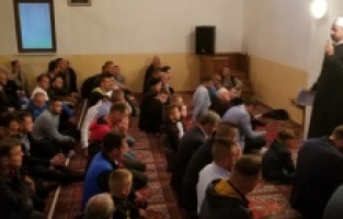 U Srebrenici centralna bajramska svečanost održana u Bijeloj džamiji