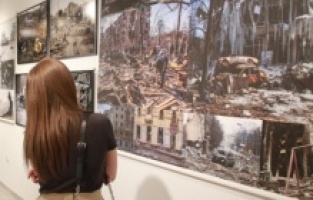 U Srbiji otvorena izložba fotografija "Pozdravi iz Ukrajine"