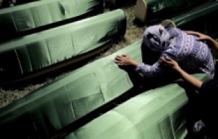 Za kolektivnu dženazu u Prijedoru spremni posmrtni ostaci 16 žrtava: Najmlađa osoba imala samo 19 godina