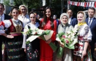 Emine Erdogan i Tamara Vučić posjetile Materinski dom u Beogradu