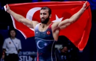 Turski hrvač Akbudak postao svjetski prvak