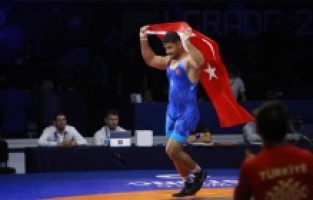 Turski hrvač Akgul po treći put svjetski prvak