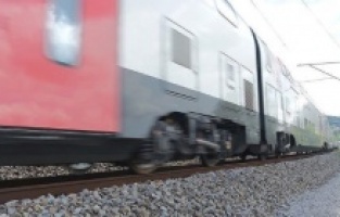 U naletu voza u Hrvatskoj smrtno stradala žena i dvoje djece