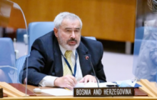 Sven Alkalaj žestoko o Schmidtu: HNS ga prozvao 'marionetom' bošnjačkih predstavnika
