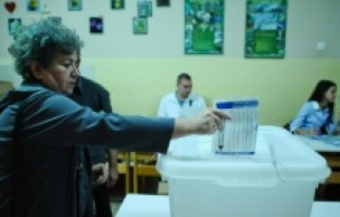 Prijevremeni izbori za gradonačelnike Bihaća, Tuzle, Srebrenika i Zvornika 5. februara