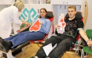 Akcija darivanja krvi: "Budimo tu za nekog drugog, darujmo krv, dijelimo život"