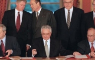 Na današnji dan potpisan Daytonski mirovni sporazum: Dokument kojim je okončan rat u BiH