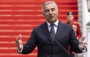 Đukanović: "Prijedlog vlade je neustavan"
