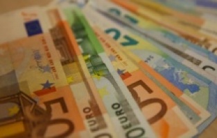 Srbijanci i Bosanci moraju raditi skoro 4 godine kako bi zaradili jednu godišnju platu EU